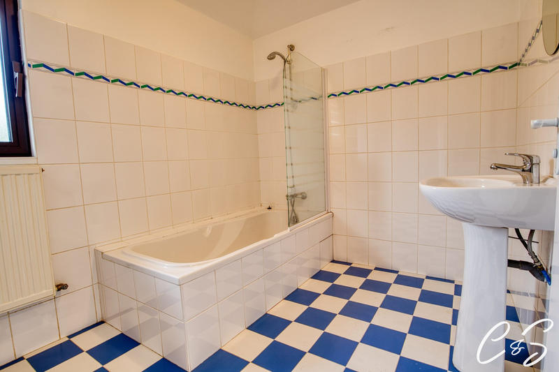 Maison - 136 m² - 6 pièces