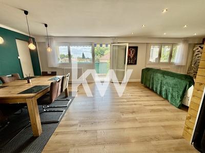 Appartement - 96 m² - 4 pièces