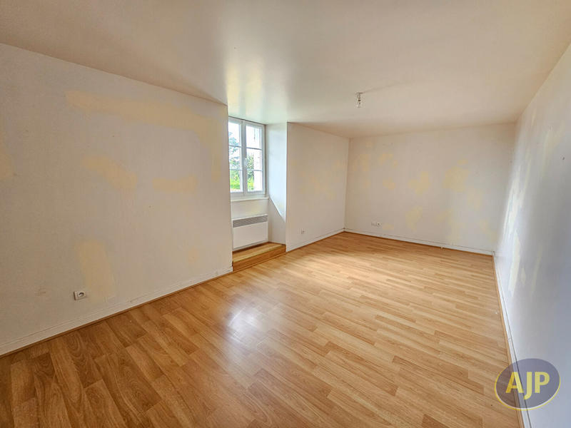 Maison - 313 m² - 13 pièces