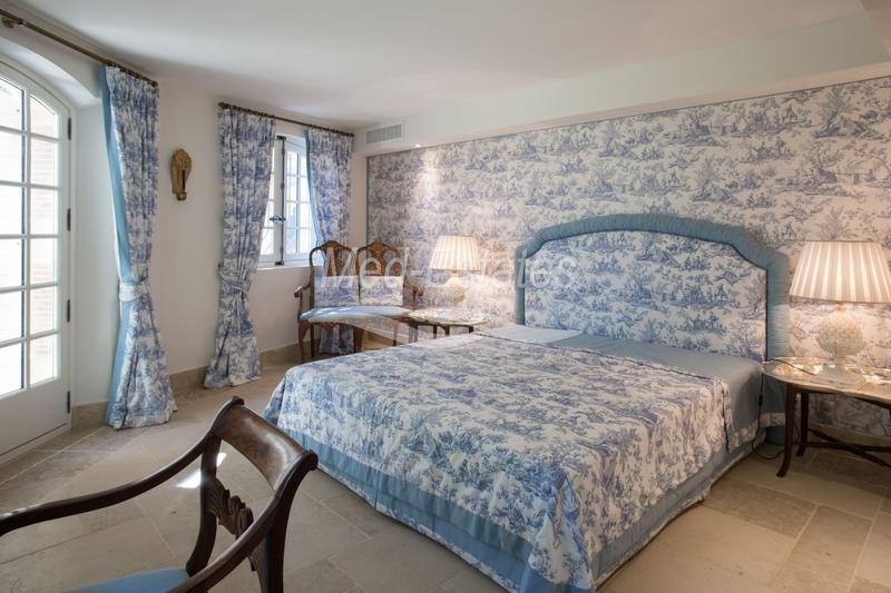 Demeure - 863 m² - 12 pièces