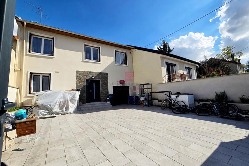 Maison - 150 m² - 8 pièces