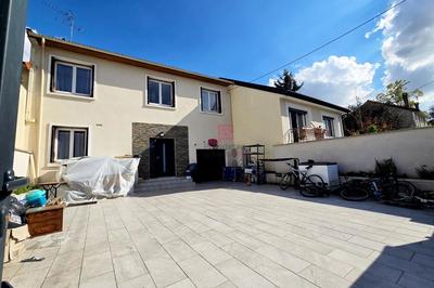 Maison - 150 m² - 8 pièces