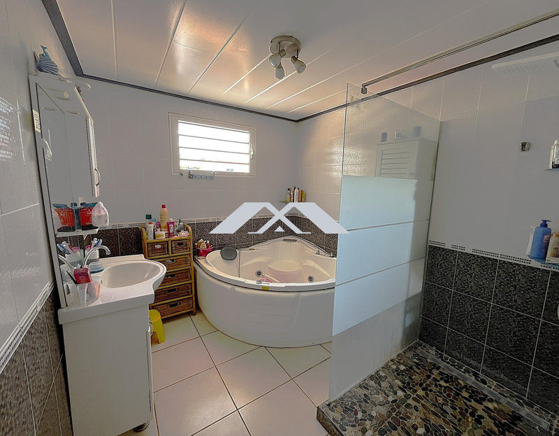 Maison - 142 m² - 7 pièces