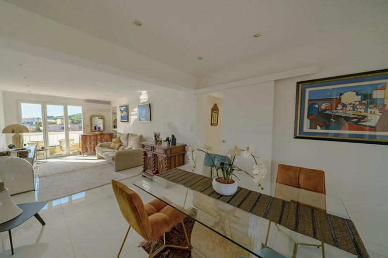 Appartement - 84 m² - 4 pièces