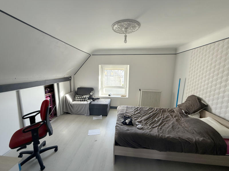 Maison - 91 m² - 7 pièces