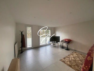 Appartement - 79 m² - 4 pièces