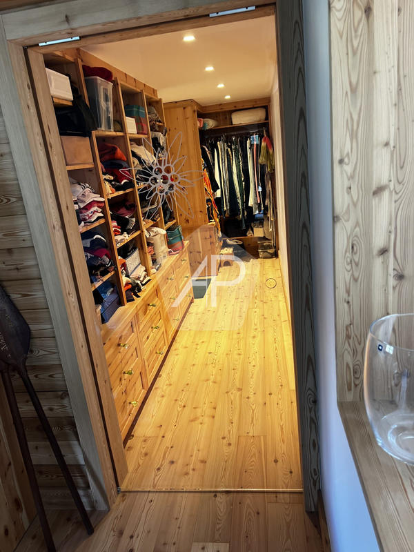 Maison - 180 m² - 2 pièces