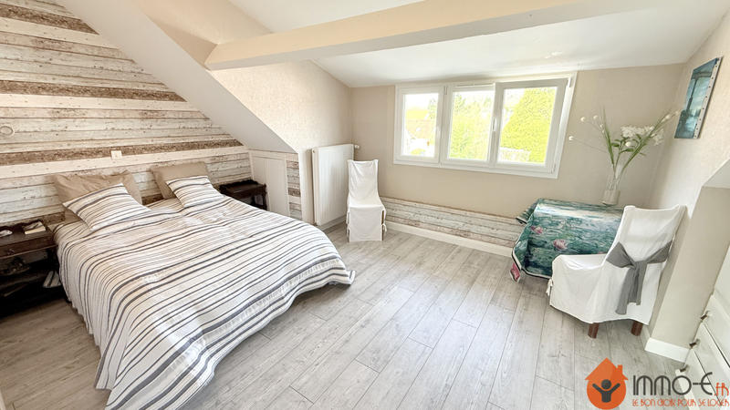 Maison - 210 m² - 7 pièces