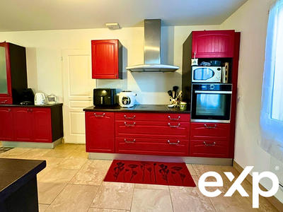 Maison - 170 m² - 9 pièces