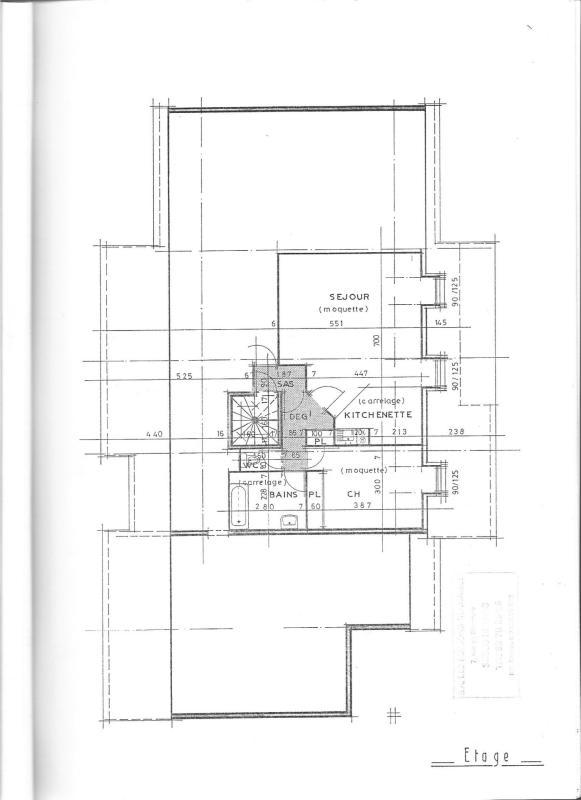 Maison - 300 m² - 12 pièces