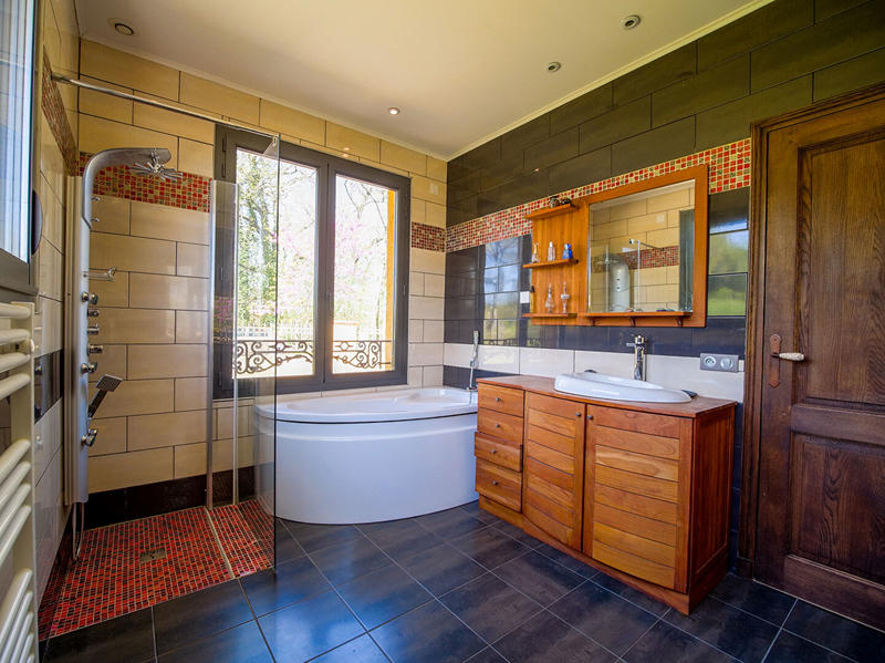 Maison - 210 m² - 5 pièces