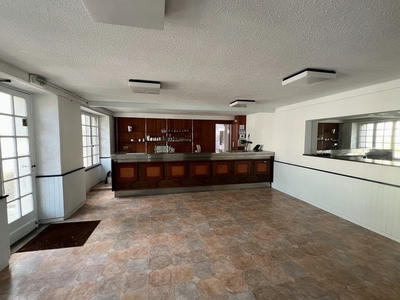 Maison - 377 m² - 12 pièces