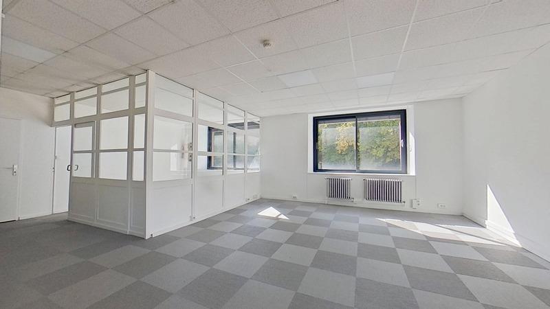 Bureau - 64 m² - 1 pièce