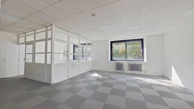 Bureau - 64 m² - 1 pièce