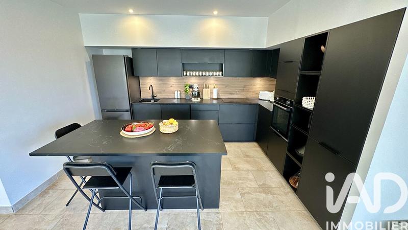 Maison - 177 m² - 6 pièces