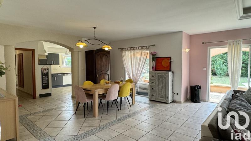 Maison - 234 m² - 12 pièces