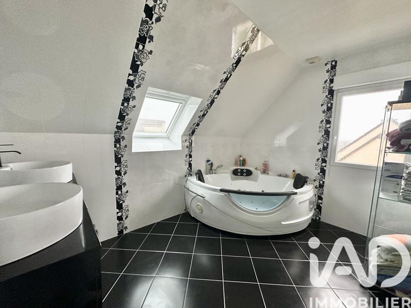 Maison - 131 m² - 6 pièces