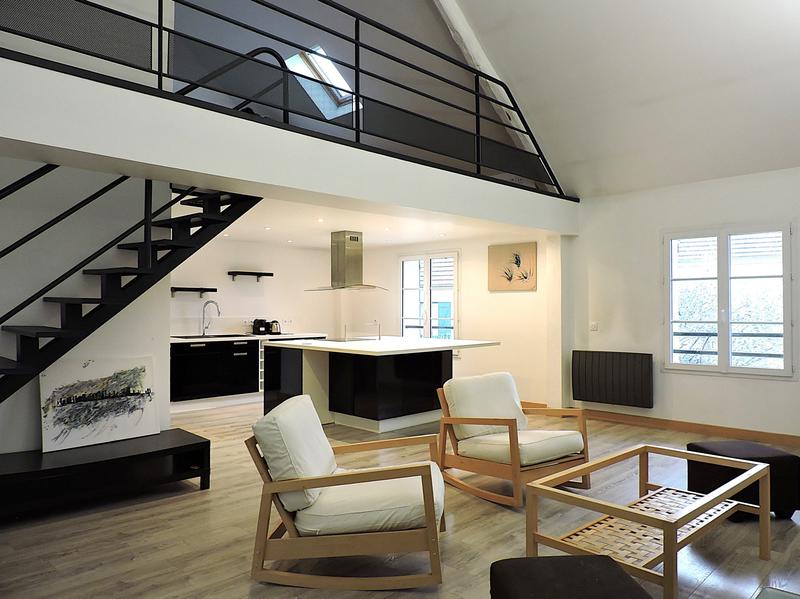 Maison - 329 m² - 12 pièces