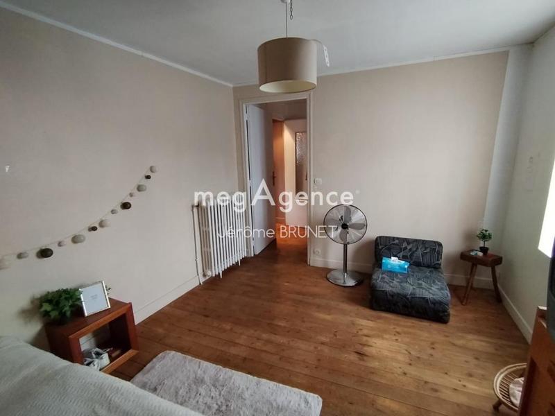 Maison - 247 m² - 12 pièces