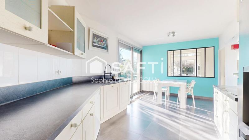 Maison - 201 m² - 7 pièces