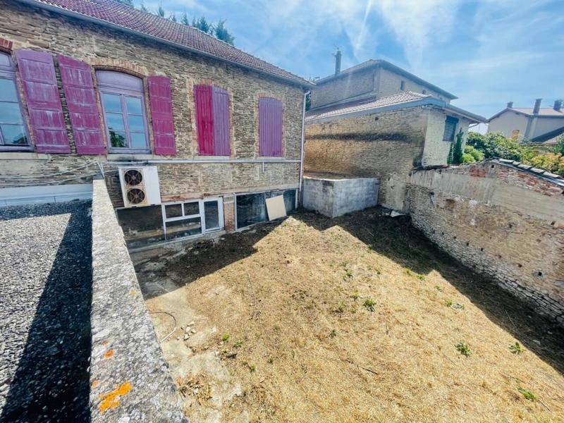 Maison - 910 m² - 15 pièces