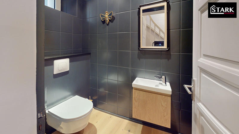 Maison - 263 m² - 9 pièces