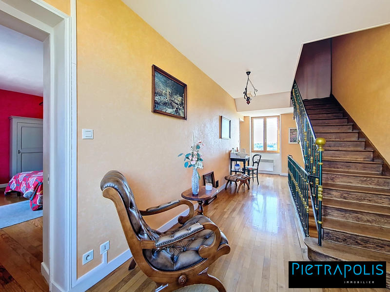 Maison - 204 m² - 6 pièces