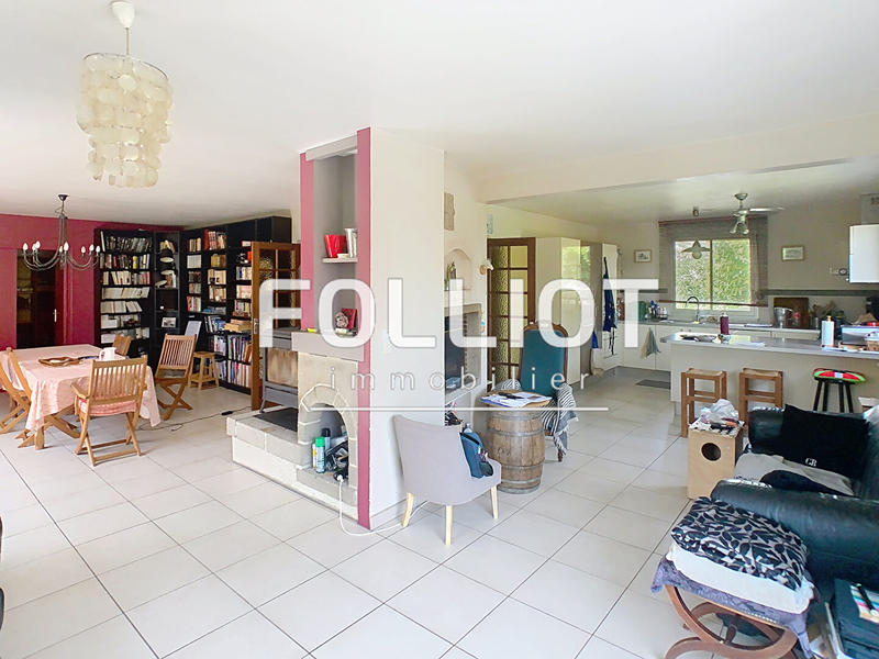 Maison - 266 m² - 12 pièces