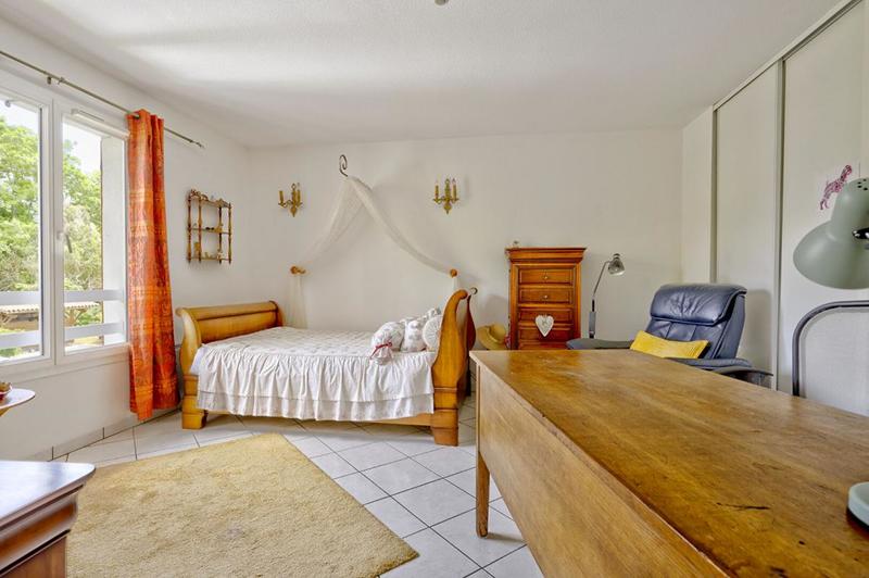 Appartement - 111 m² - 4 pièces