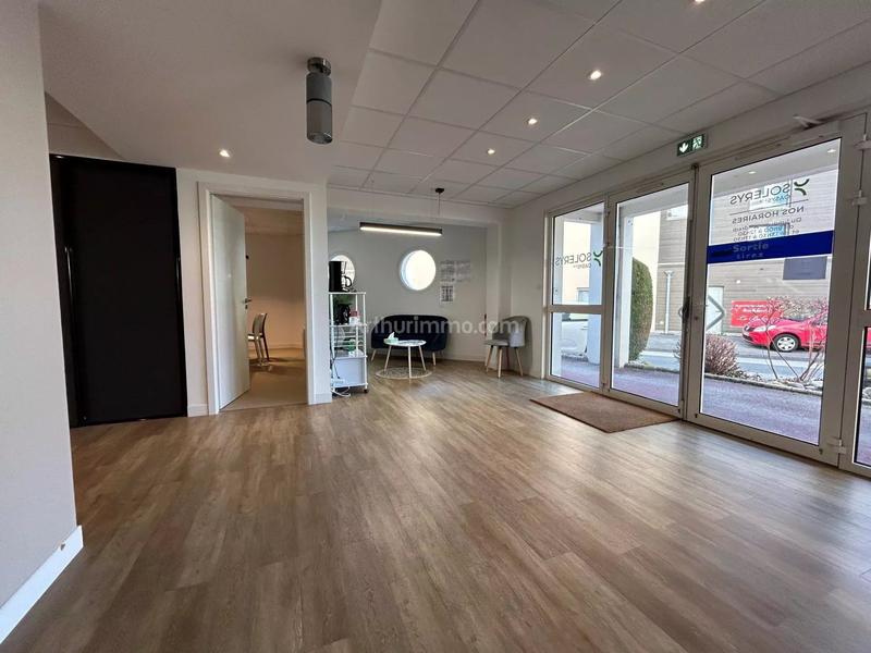 Bureau - 82 m² - 5 pièces