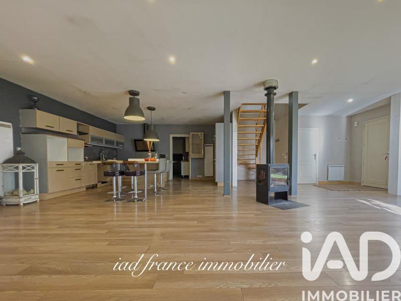 Maison - 215 m² - 7 pièces