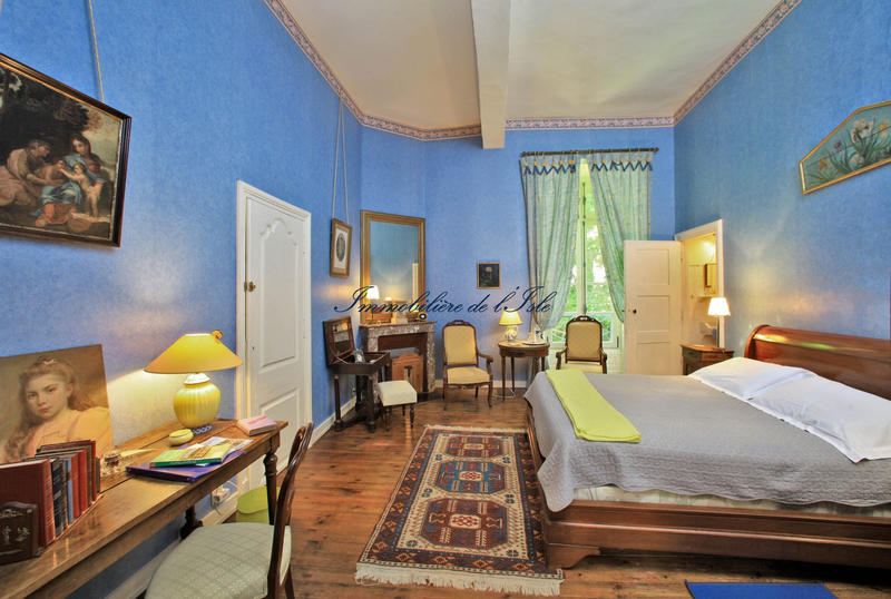 Maison - 792 m² - 14 pièces