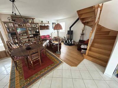 Maison - 136 m² - 6 pièces