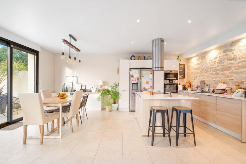 Maison - 122 m² - 6 pièces