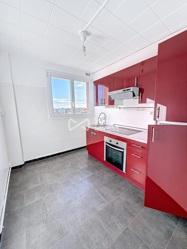 Appartement - 74 m² - 7 pièces