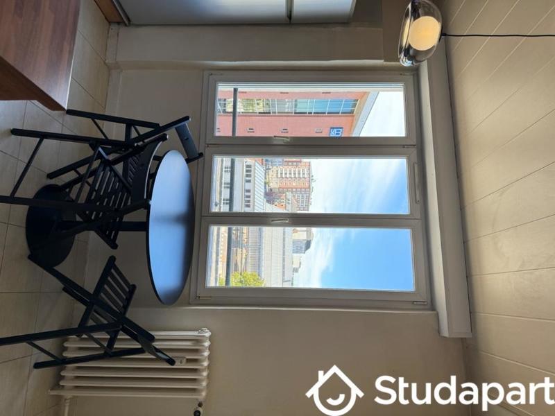 Chambre - 11 m² - 1 pièce