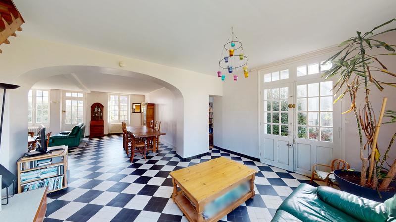 Maison en pierre - 251 m² - 10 pièces