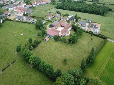 Propriété - 257 m² - 10 pièces