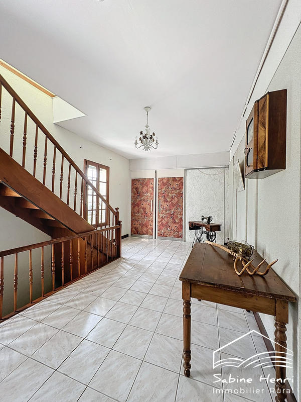 Maison - 750 m² - 22 pièces