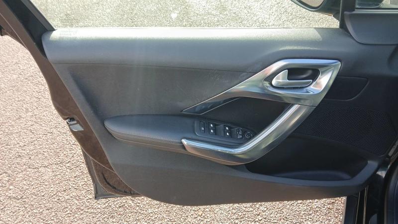 Peugeot 2008 1.2 PureTech 110 Feline