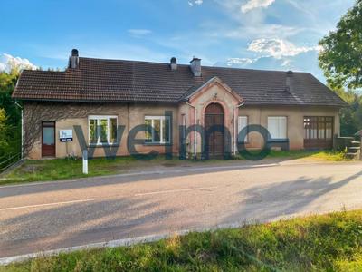 Maison - 300 m² - 5 pièces