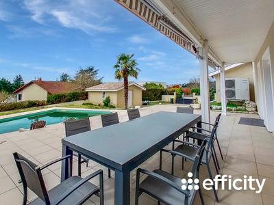 Maison - 186 m² - 8 pièces