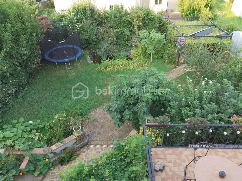 Maison - 185 m² - 10 pièces