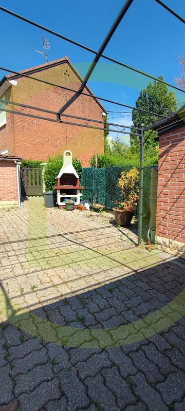 Maison - 90 m² - 5 pièces