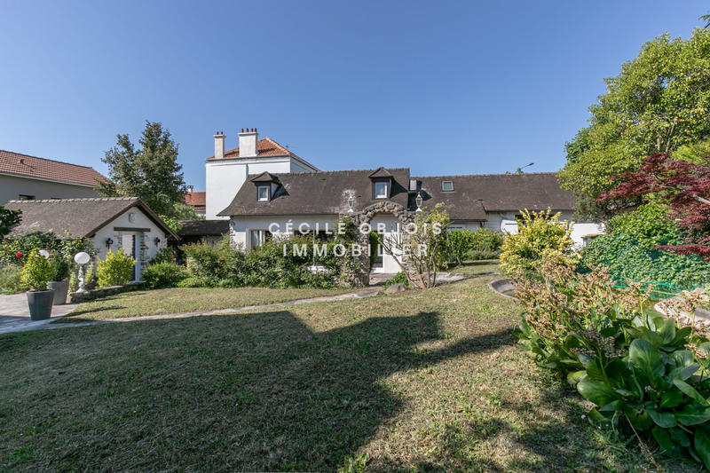 Maison ancienne - 272 m² - 9 pièces