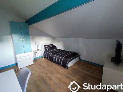 Chambre - 11 m² - 1 pièce