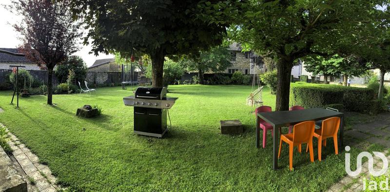 Maison - 270 m² - 11 pièces