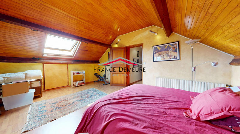 Maison - 178 m² - 8 pièces