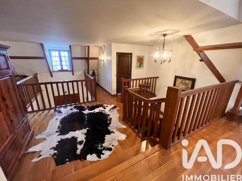 Maison - 255 m² - 8 pièces