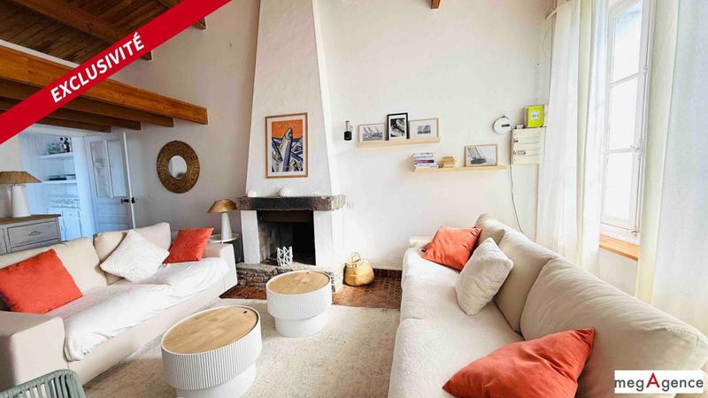 Maison traditionnelle - 140 m² - 9 pièces